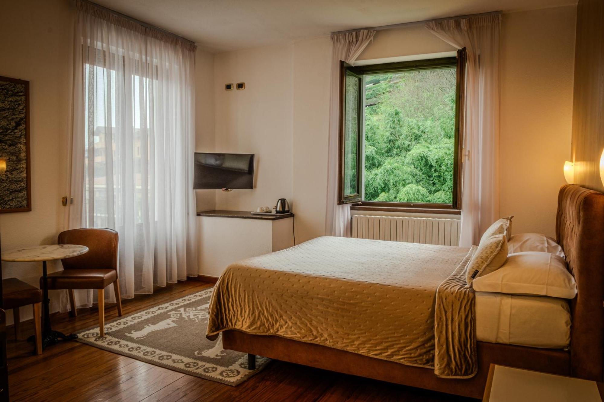 Hotel Sonenga Менаджо Екстериор снимка